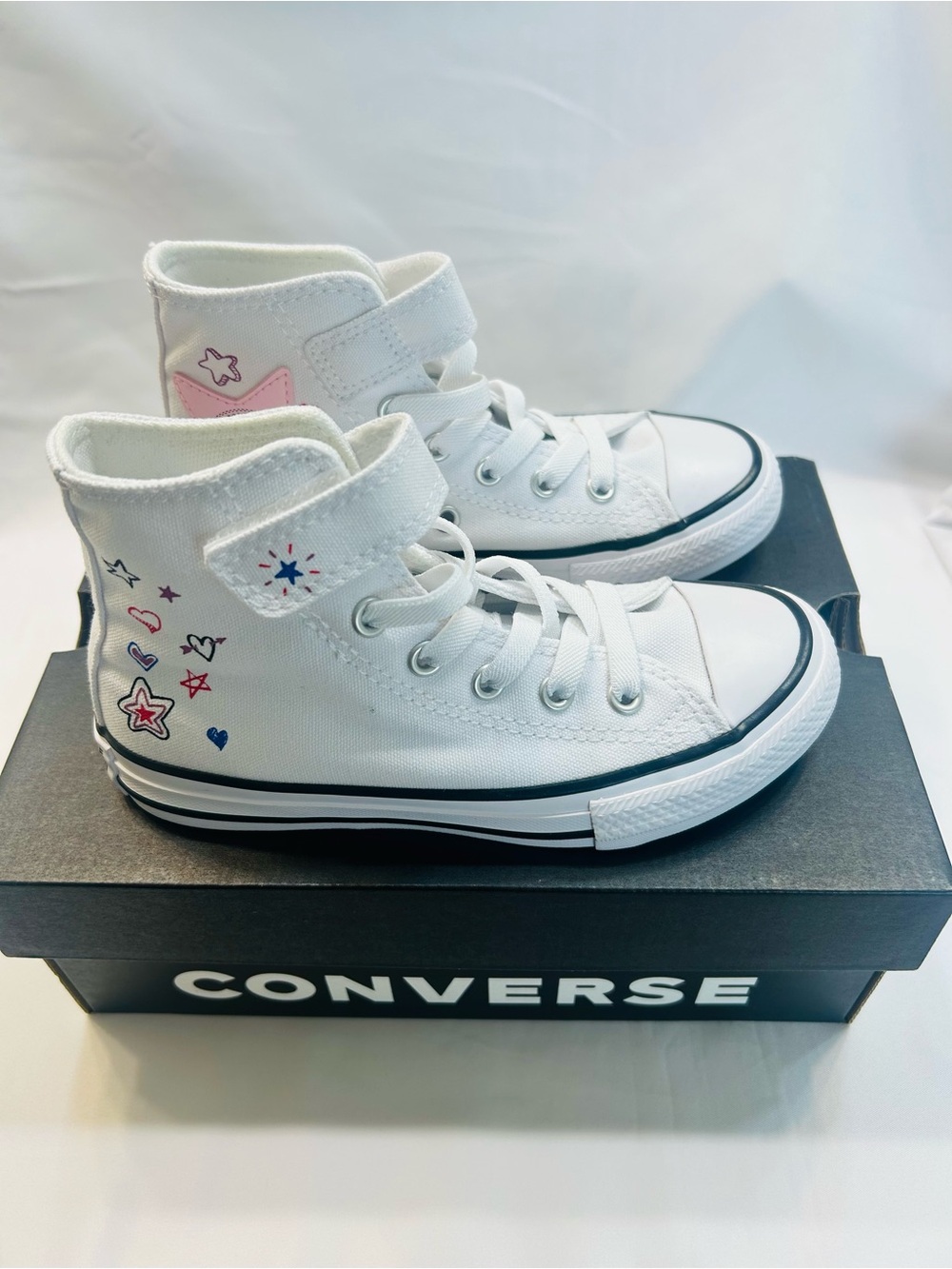 Converse Kids White High-Top Sneakers with Pink & Navy Star Details.  New In Box